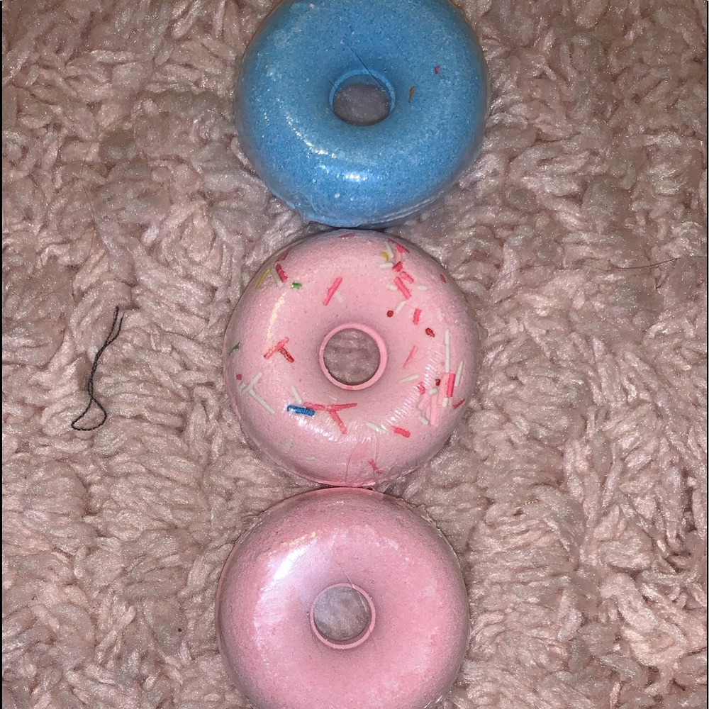 BATHBOMBS NEVER OPENED